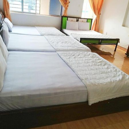 Ngoc Phung Guesthouse فونج تاو الغرفة الصورة
